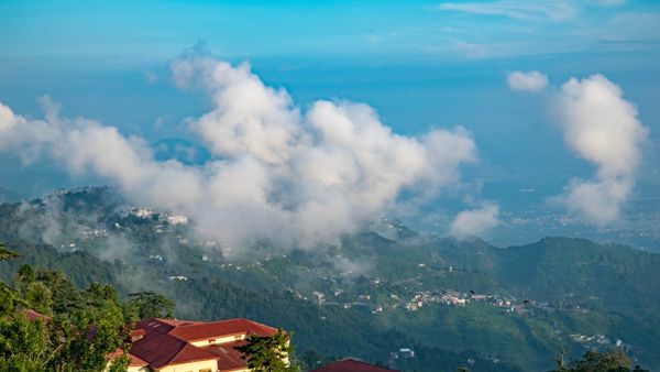 Tourist permits to Tsomgo and Nathu-la in Sikkim cancelled due to heavy snowfall